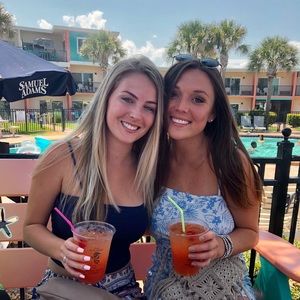 Meet your Posher, Abby